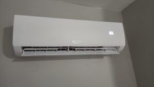 Ductless Mini Split vs. Central AC 1 Ductless Mini Split vs. Central AC