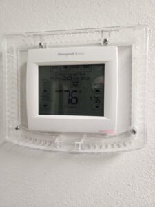 Are there different types of thermostats? 1 Are there different types of thermostats?